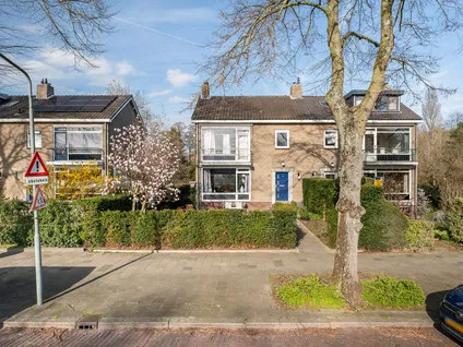 Twee-onder-één-kap te koop: Krommedijk 206, Standhasenstraat en omgeving Dordrecht