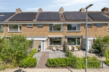 Tussenwoning te koop: Kromwijkerkade 35, Bloemen- en Bomenkwartier Woerden
