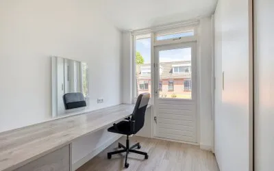 Terraced house for sale: Kromwijkerkade 35, Bloemen- en Bomenkwartier Woerden