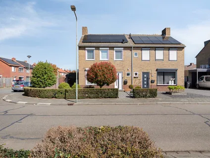 Twee-onder-één-kap te koop: Kruchterstraat 41, Maasbracht Maasbracht