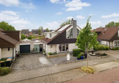 Tussenwoning te koop: Kruidendreef 135, De Kruidentuin Dronten