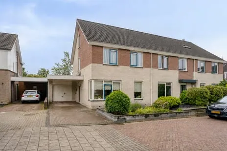 Tussenwoning te koop: Kruidenlaan 145, Kruidenwijk Oost Nijverdal