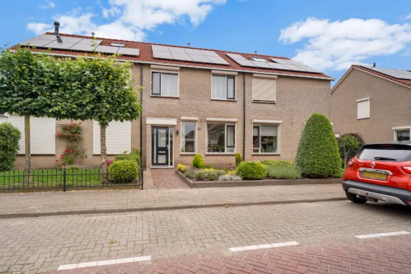 Tussenwoning te koop: Kruidenlaan 162, Kruidenwijk Oost Nijverdal