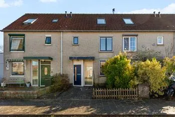 Tussenwoning te koop: Kruidnagelstraat 14, Kruidenwijk Midden-west Almere