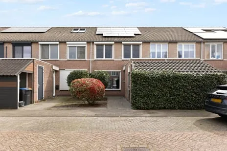 Tussenwoning te koop: Kruiningenstraat 104, Campenhoef Midden Tilburg