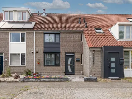 Tussenwoning te koop: Kruiningenstraat 39, Campenhoef Midden Tilburg