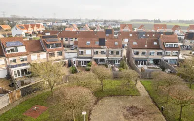 Tussenwoning te koop: Kruisbooglaan 23, Oostvoorne Oostvoorne