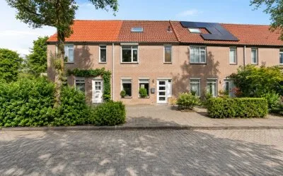 Tussenwoning te koop: Kruisherenborch 44, De Overlaet west Rosmalen
