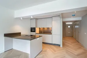 Woning te huur: Kruiskade, Rotterdam