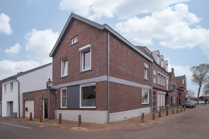 Hoekwoning te koop: Kruisstraat 1, Oud-Stein Stein