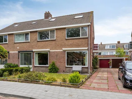 Twee-onder-één-kap te koop: Kruisweg 12, Breewijk Middelburg