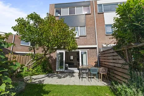 Tussenwoning te koop: Kruiszwin 1108, Kruiszwin Julianadorp