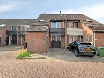 Tussenwoning te koop: Kruiszwin 2127, Kruiszwin Julianadorp