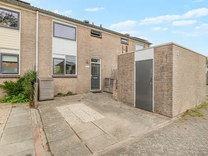 Tussenwoning te koop: Kruiszwin 4417, Kruiszwin Julianadorp