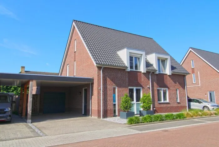 Twee-onder-één-kap te koop: Kruithoorn 15, Sint Hubert