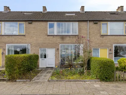 Tussenwoning te koop: Kruitmolenlaan 210, Dauwendaele I Middelburg