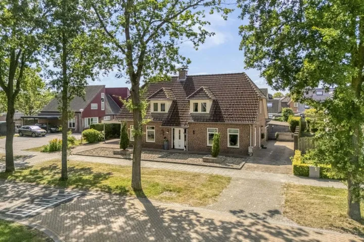 Vrijstaande woning te koop: Krusestraat 1, Mariënheem Kern Mariënheem