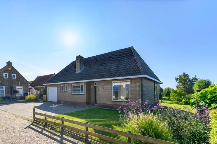 Vrijstaande woning te koop: Krúspaed 9, Earnewâld Earnewâld