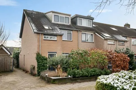 Hoekwoning te koop: Kuinremeen 1, Stedenwaard Harderwijk