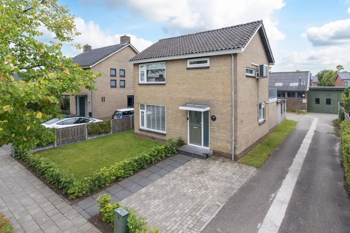 Vrijstaande woning te koop: Kuipersweg 46A, Buitenpost