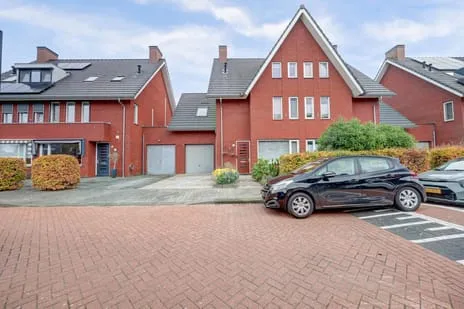 Tussenwoning te koop: Kurt Schwittersstraat 10, Rotterdam