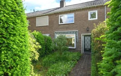 Tussenwoning te koop: Kuyperlaan 27, Ministerpark Naarden