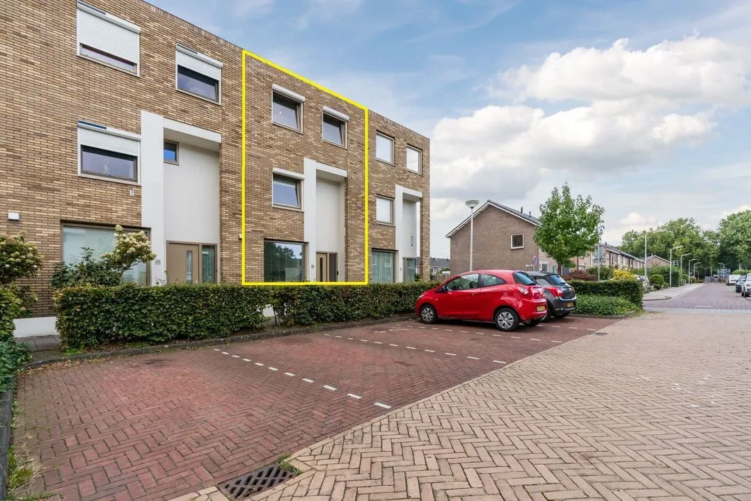 Tussenwoning te koop: Kuyperstraat 46, Meppel