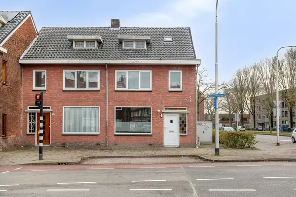 Hoekwoning te koop: Kwaadeindstraat 100, Bouwmeestersbuurt Noord Tilburg