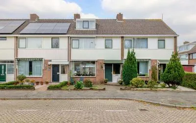 Tussenwoning te koop: Kwartelstraat 23, Vogelbuurt Lisse