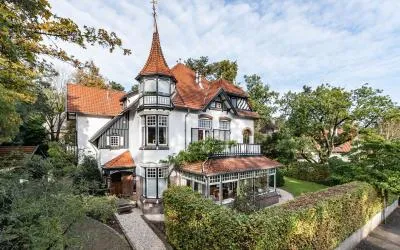 Vrijstaande woning te koop: Kweekduinweg 12, Overveen Overveen
