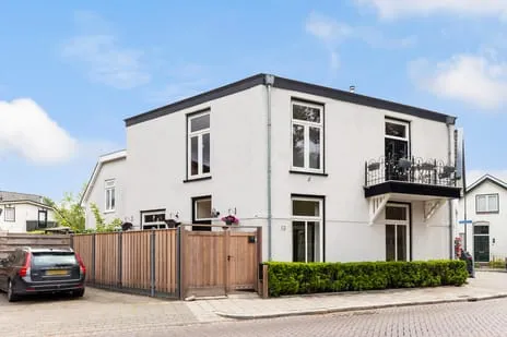 Corner house for sale: Kweekweg 12, Loolaan-Noord Apeldoorn