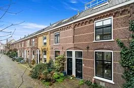 Tussenwoning te koop: Kwekerijstraat 23, Delft
