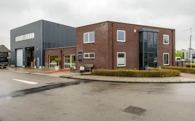 Twee-onder-één-kap te koop: Kweldergras 3A, Het Witte Lam Groningen