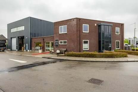Twee-onder-één-kap te koop: Kweldergras 3A, Het Witte Lam Groningen