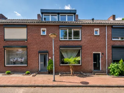 Tussenwoning te koop: Kwikstaartweg 9, Vogelbuurt Venlo