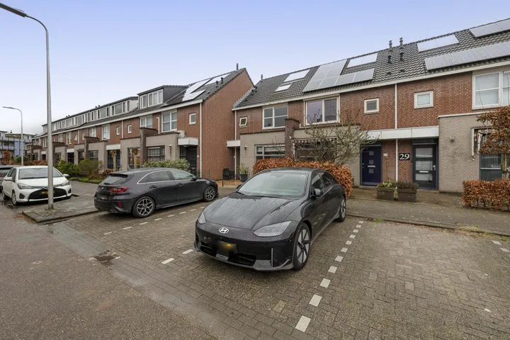 Tussenwoning te koop: Kálmánstraat 25, Puccinibuurt Capelle Aan Den Ijssel