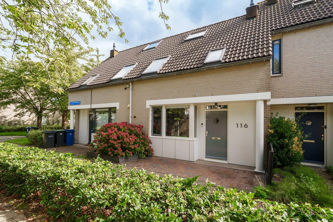 Tussenwoning te koop: L.C. van der Vlugtstraat 116, Almere
