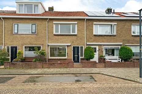 Tussenwoning te koop: L. Huismanstraat 6, Kampen-Zuid Kampen