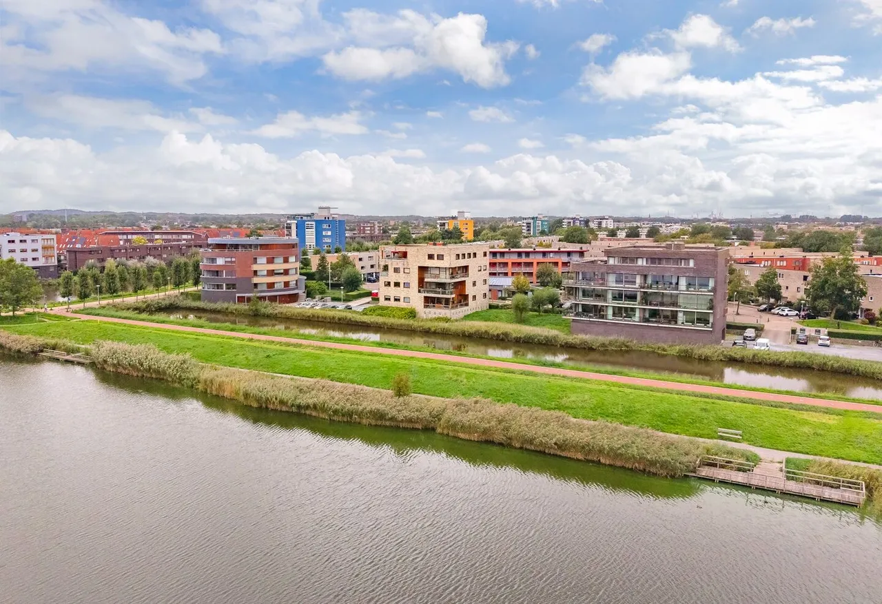 Appartement te koop: L. Springerstraat 120, Velserbroek