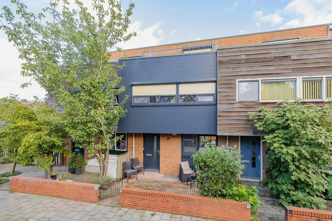 Tussenwoning te koop: L. Zocherplantsoen 93, Velserbroek