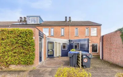 Tussenwoning te koop: L.O.-laan 4, Meppel