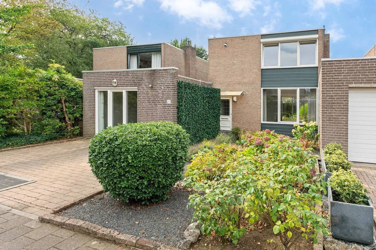 Tussenwoning te koop: La Fontainestraat 29, Venlo