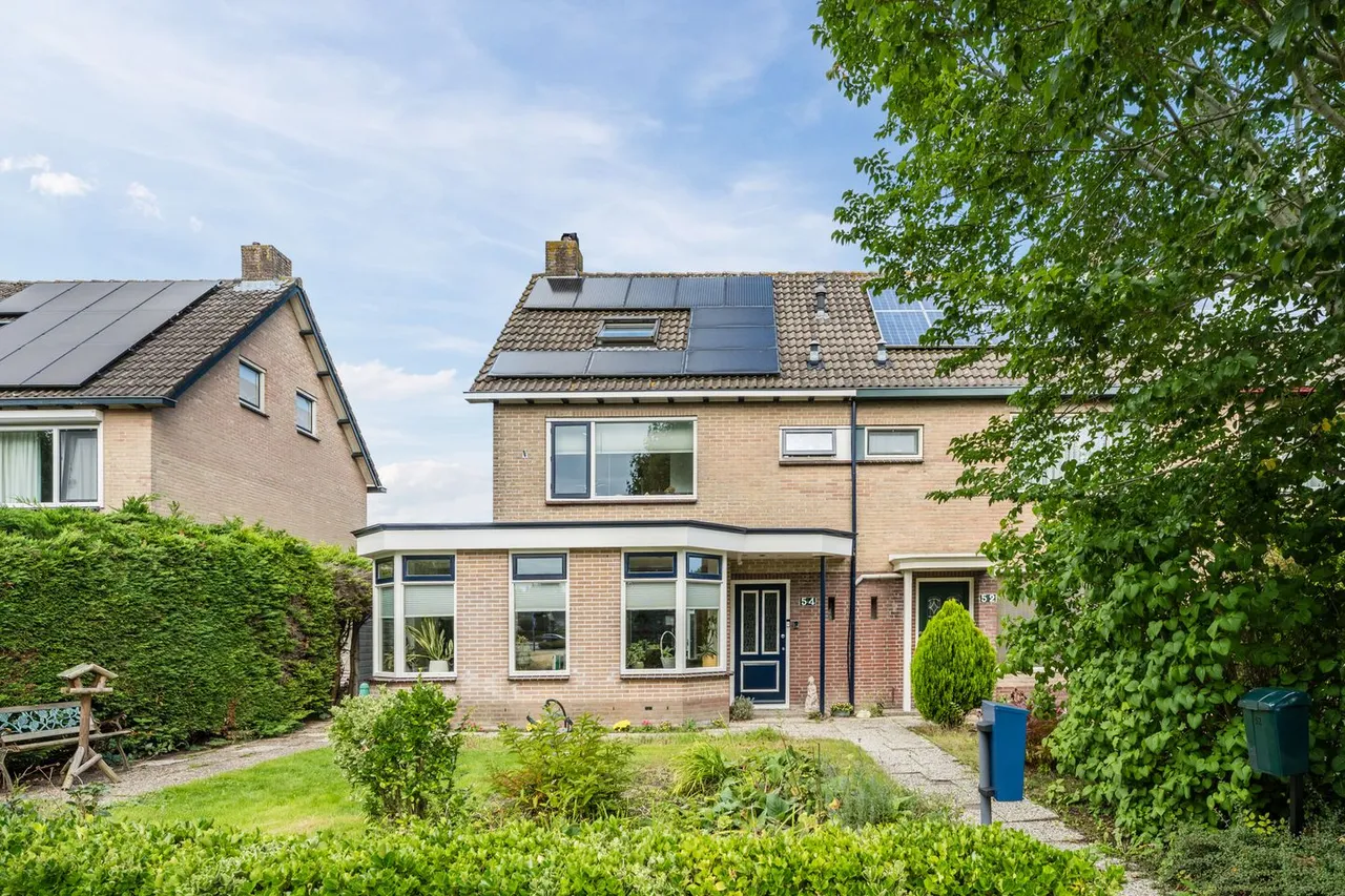 Hoekwoning te koop: La Reinelaan 54, Bovenkarspel