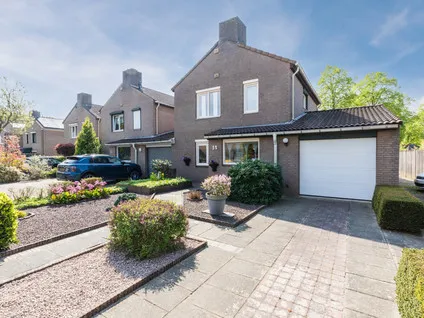 Hoekwoning te koop: La Fontainestraat 35, Vossener-Zuid Venlo