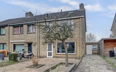 Tussenwoning te koop: La Reinelaan 12, Plan Zuid Bovenkarspel