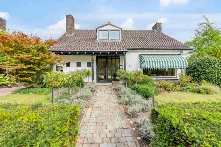 Vrijstaande woning te koop: Laaghuissingel 7, De Tichelarij Venlo