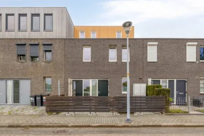 Tussenwoning te koop: Laagveld 9, Nieuw-Vennep Getsewoud Zuid Nieuw-Vennep