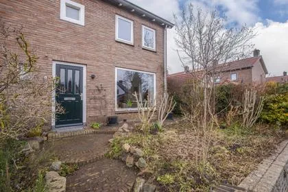 Hoekwoning te koop: Laakweg 1, Stenenkruis Oosterbeek