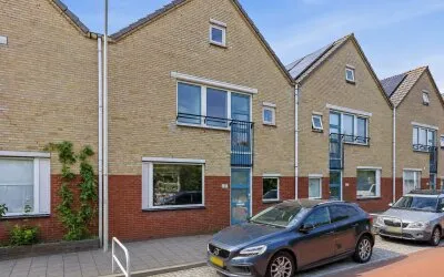 Tussenwoning te koop: Laakweg 225, Laakhaven-West 'S-Gravenhage