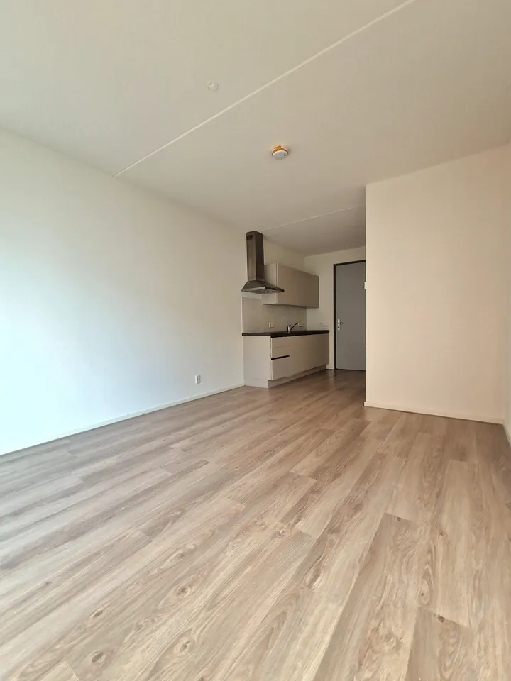 Studio te huur: Laakweg 25K, Laakhaven-Oost 'S-Gravenhage